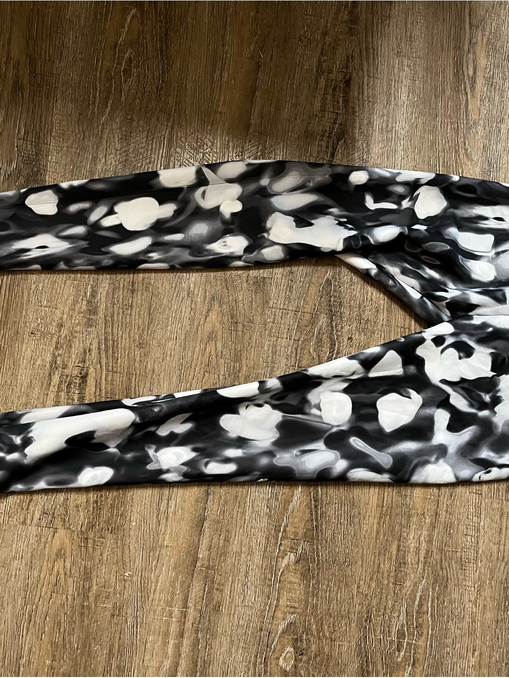 Nike Black and White Abstract Print Leggings